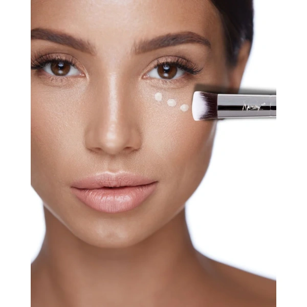 3D Concealer Brush 3D Concealer Brush