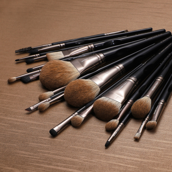 Black Swan 21pcs Professional Makeup Brush Set Black Swan 21pcs Professional Makeup Brush Set