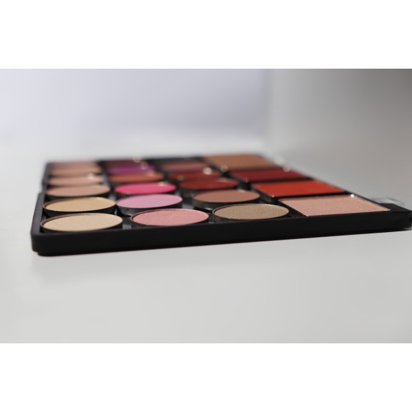 Companion Palette MEDIUM SLIM Companion Palette MEDIUM SLIM